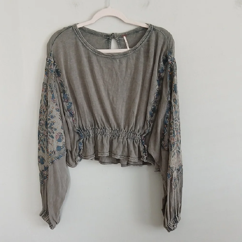Free People Women's Green Long Sleeve Cropped Top Size Large